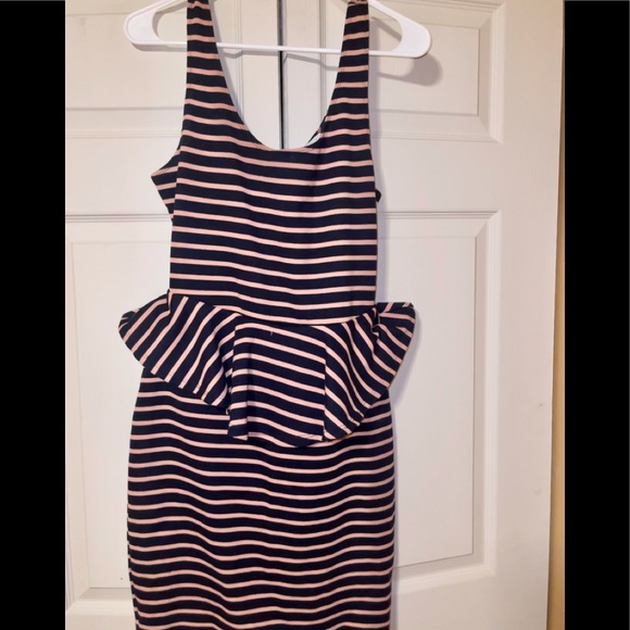 Mini dress - Picture 2 of 7